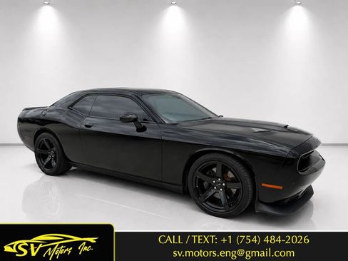 Used 2018 Dodge Challenger R/T Scat Pack w/ Leather Interior Group RWD image 1