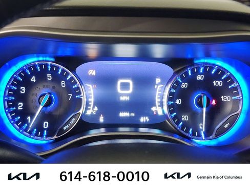 Used 2022 Chrysler Pacifica Touring-L image 23