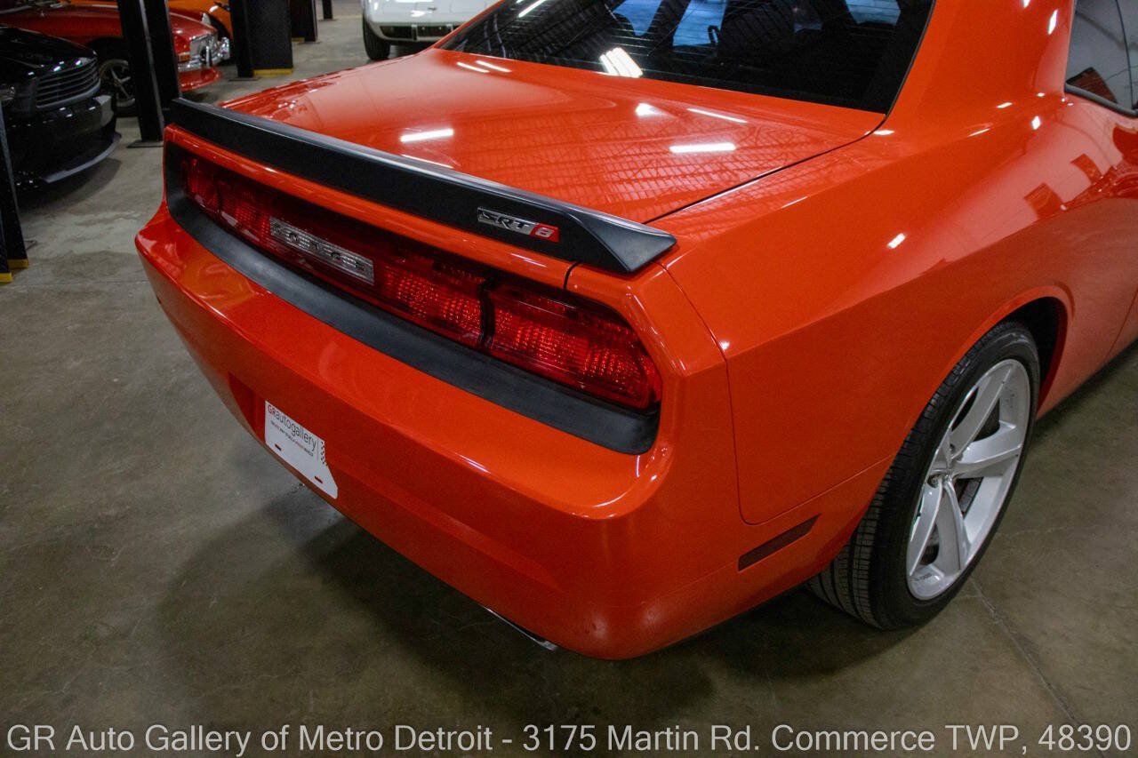 Used 2009 Dodge Challenger SRT8 w/ SRT Option Group II RWD image 15