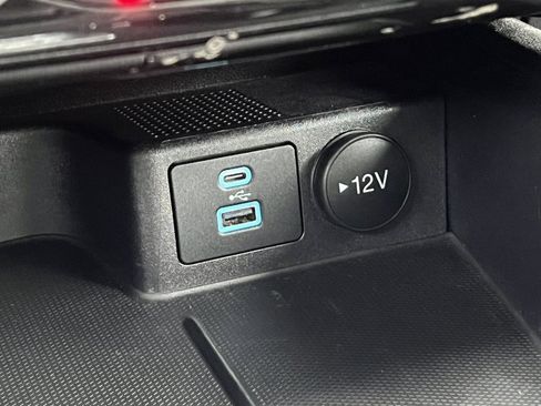 Certified 2022 Ford Escape SE w/ SE Sport Appearance Package image 24