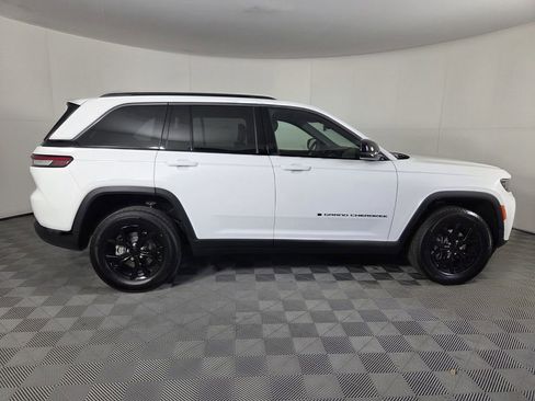 New 2026 Jeep Grand Cherokee Altitude RWD image 3
