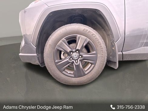 Used 2021 Toyota RAV4 XLE w/ Convenience Package image 9