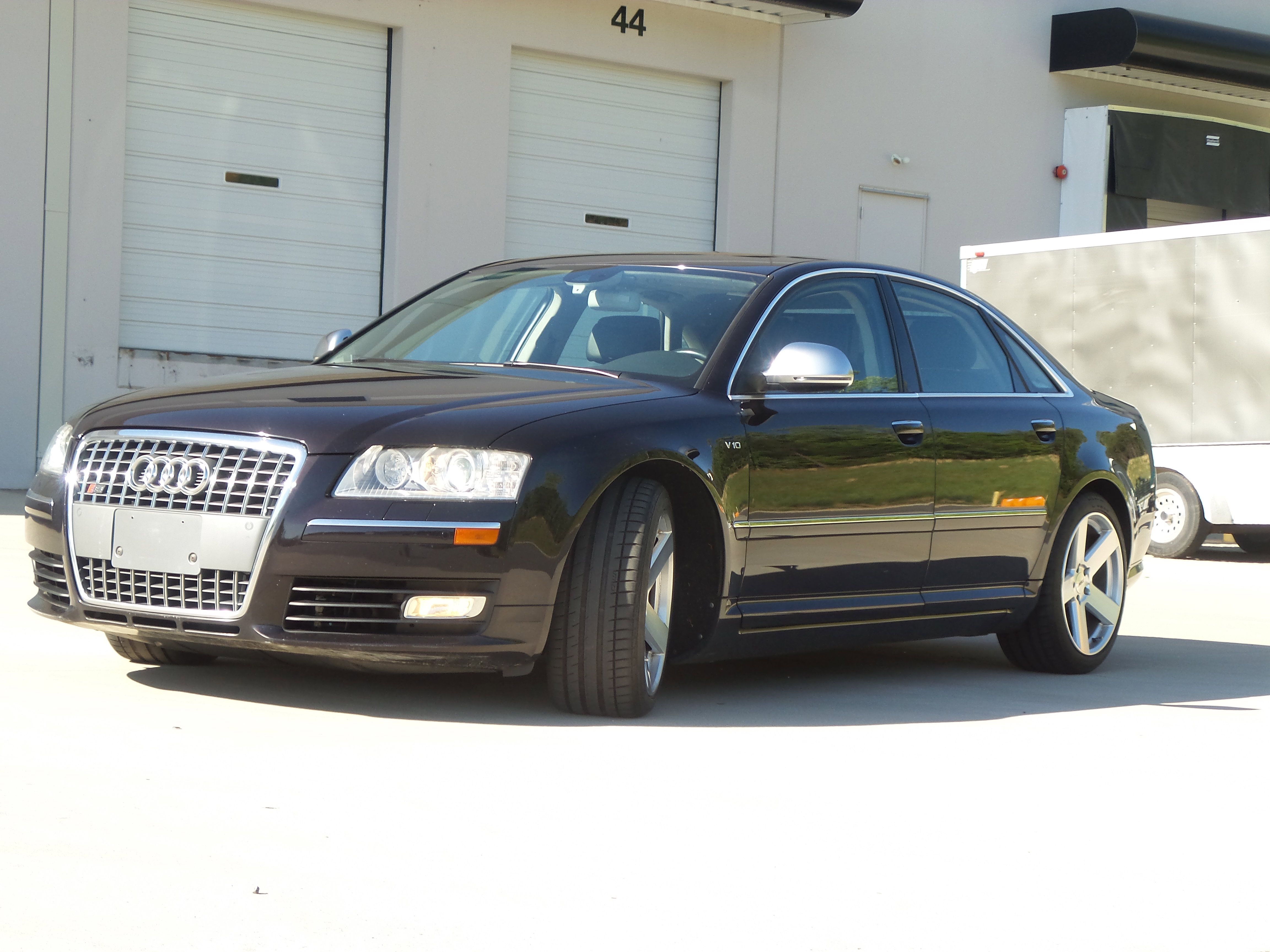 Used 2009 Audi S8 AWD/4WD image 3
