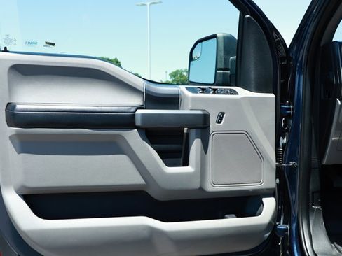 Used 2016 Ford F150 XLT w/ Equipment Group 302A Luxury AWD/4WD image 23