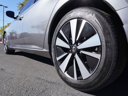 Used 2022 Nissan Altima 2.5 SV image 6