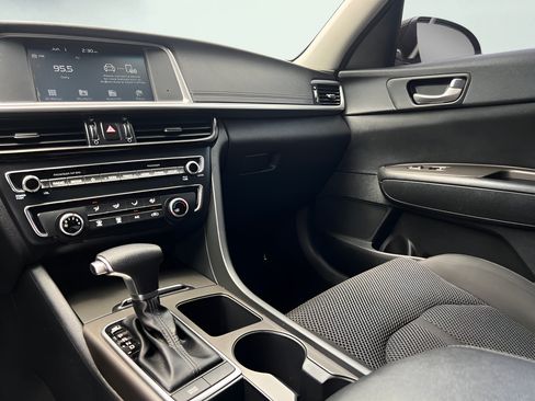 Used 2020 Kia Optima LX FWD image 42