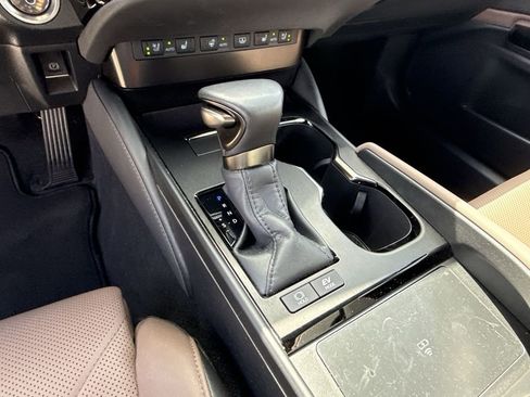 Used 2024 Lexus ES 300h Ultra Luxury w/ Accessory Package (Z2) image 20