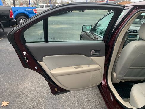 Used 2012 Ford Fusion SE image 24