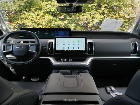 Certified 2025 Ford Expedition Max Platinum AWD/4WD image 10