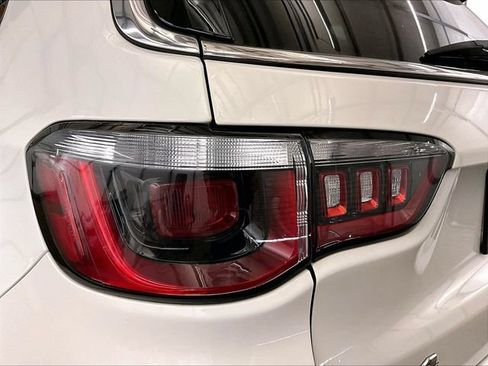 Used 2018 Jeep Compass Limited w/ Safe & Security Group AWD/4WD image 28