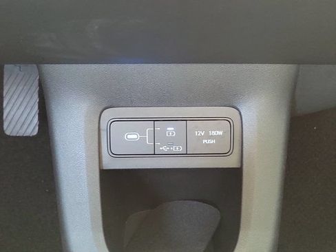 Used 2025 Hyundai Ioniq 5 SE RWD image 17