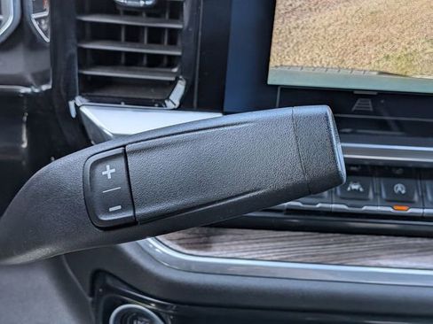 Used 2025 Chevrolet Silverado 1500 LT image 26