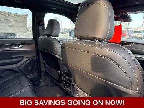 New 2025 Jeep Grand Cherokee Limited w/ Black Appearance Package image 50