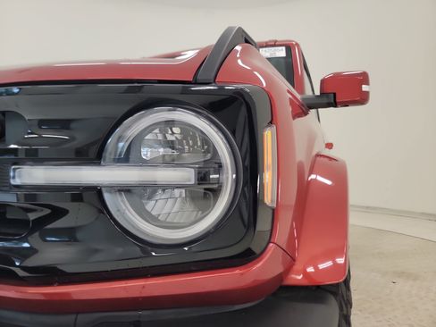 Used 2022 Ford Bronco Outer Banks AWD/4WD image 9
