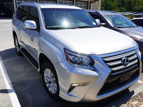 Used 2019 Lexus GX 460 Premium AWD/4WD image 3