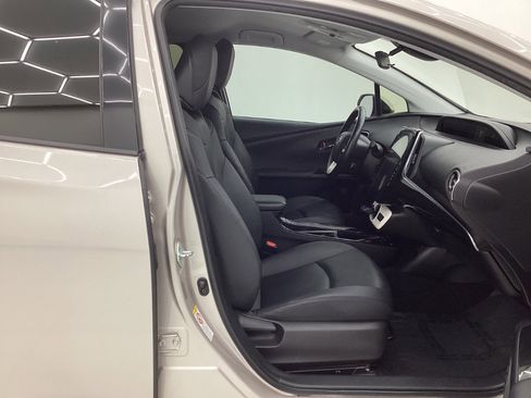 Used 2017 Toyota Prius Prime Premium w/ Carpet Mat Package image 15