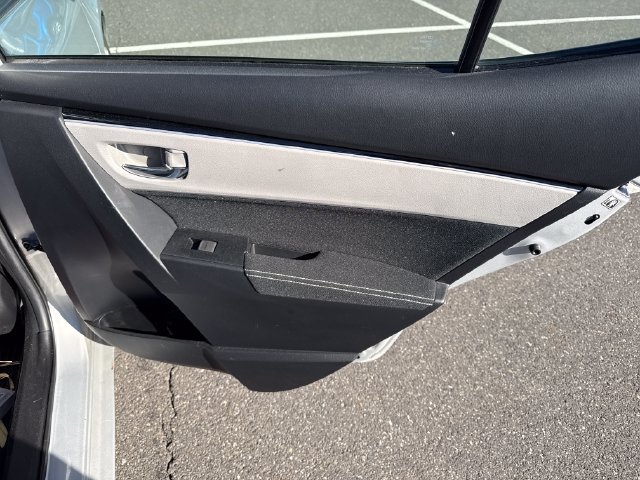 Used 2019 Toyota Corolla LE FWD image 16