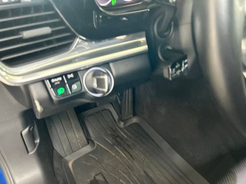 Used 2019 Porsche Panamera 4 AWD/4WD image 39