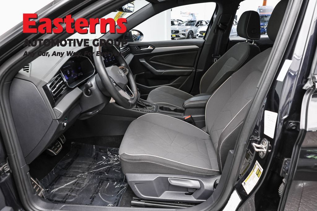 Used 2025 Volkswagen Jetta Sport FWD image 14