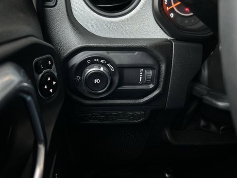 Used 2024 Jeep Wrangler Sport S image 25