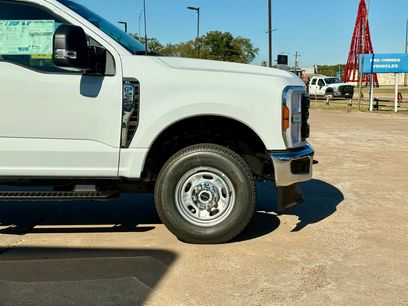New 2026 Ford F250 XL w/ FX4 Off-Road Package