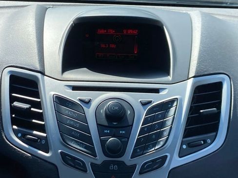 Used 2013 Ford Fiesta SE FWD image 11