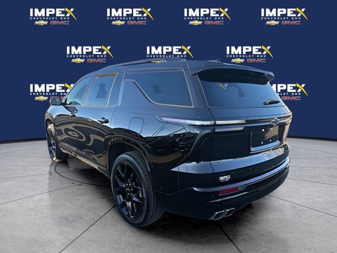 Used 2024 Chevrolet Traverse RS w/ LPO, Floor Liner Package AWD/4WD image 3