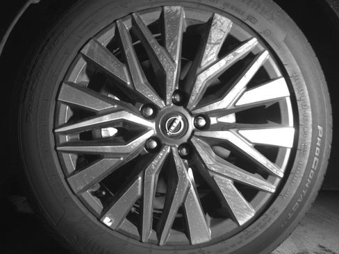 Used 2025 Nissan Altima 2.5 SV image 12