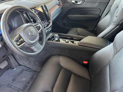 Certified 2023 Volvo XC60 T8 Plus AWD/4WD image 10