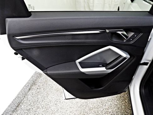 Used 2021 Audi Q3 2.0T Premium image 9