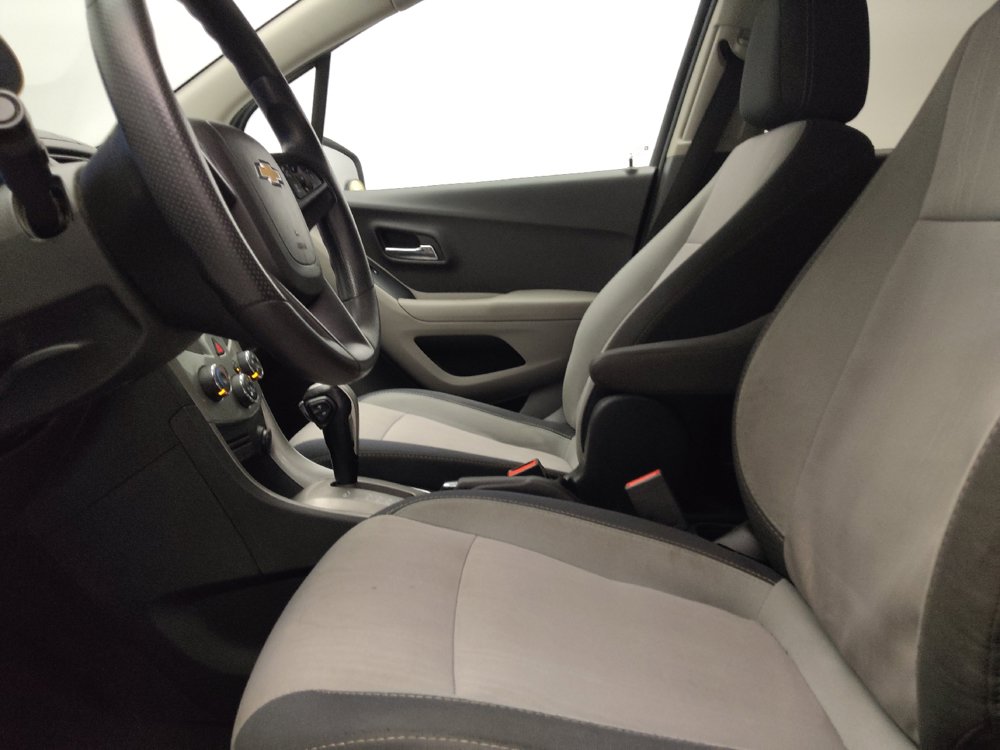 Used 2016 Chevrolet Trax LT FWD image 17