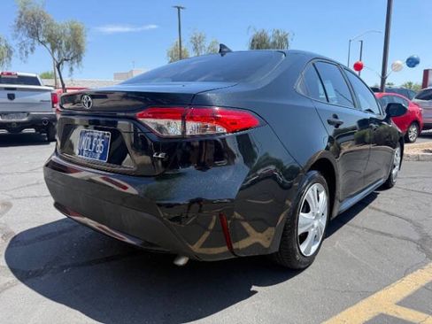 Used 2020 Toyota Corolla LE FWD image 3