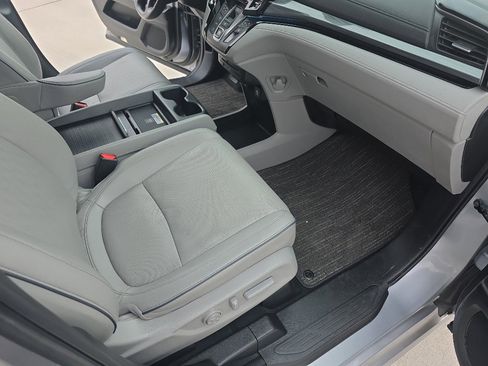 Used 2023 Honda Odyssey Elite image 19