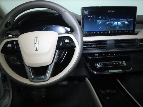 Certified 2024 Lincoln Corsair FWD image 29