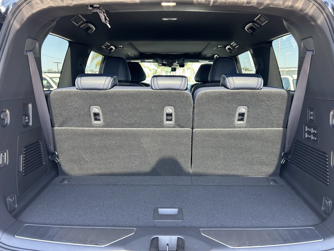 New 2027 INFINITI QX80 Sensory w/ Sport Exterior Package AWD/4WD image 14