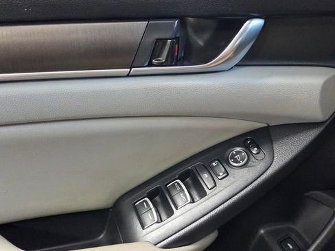 Used 2020 Honda Accord LX image 24