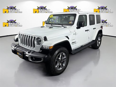 Used 2021 Jeep Wrangler Unlimited Sahara w/ Uconnect 4C Nav & Sound Group image 1