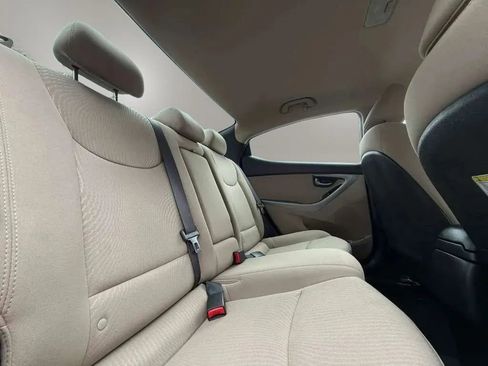 Used 2014 Hyundai Elantra SE w/ Option Group 02 FWD image 15