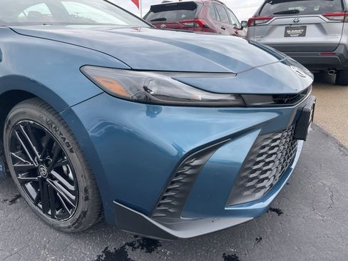 Used 2025 Toyota Camry SE image 24