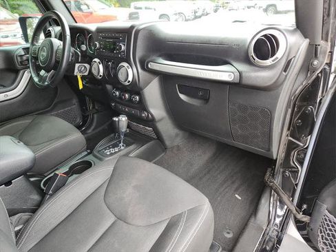 Certified 2017 Jeep Wrangler Sahara w/ Connectivity Group image 12