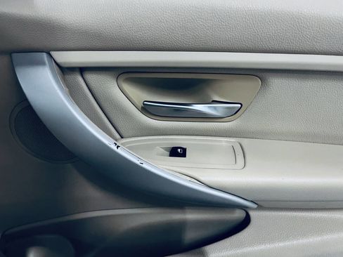 Used 2015 BMW 320i Sedan RWD image 33