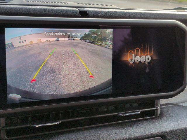 Used 2025 Jeep Wrangler Sport AWD/4WD image 16