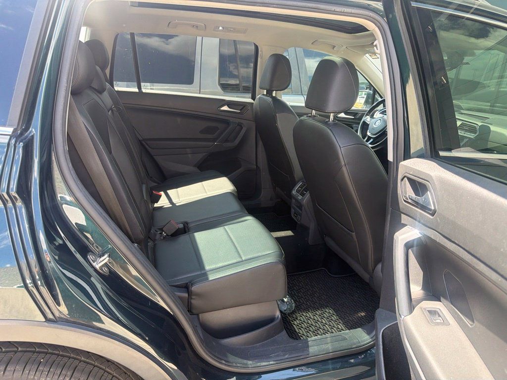 Used 2018 Volkswagen Tiguan SEL AWD/4WD image 10