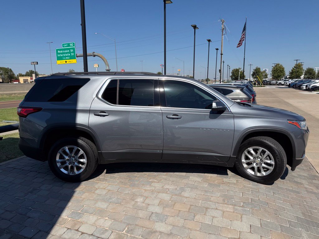 Used 2021 Chevrolet Traverse LT FWD image 6