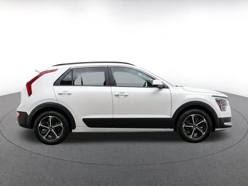 Used 2026 Kia Niro LX FWD image 10