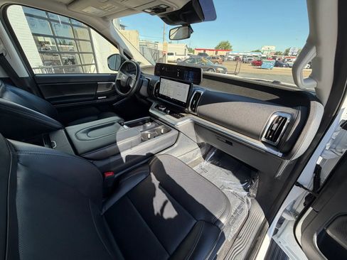 Used 2025 Ford Expedition Max Platinum AWD/4WD image 13