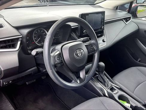 Used 2022 Toyota Corolla LE FWD image 13