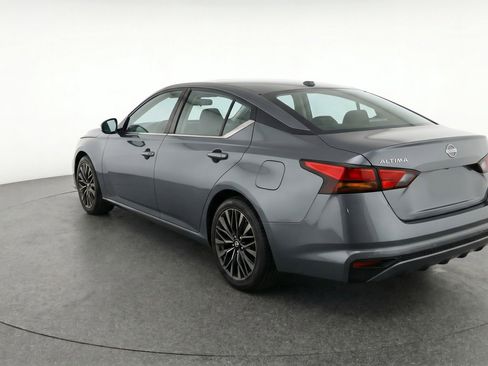 Used 2025 Nissan Altima 2.5 SV FWD image 6