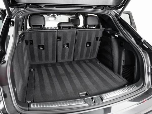 Used 2025 Porsche Macan image 28