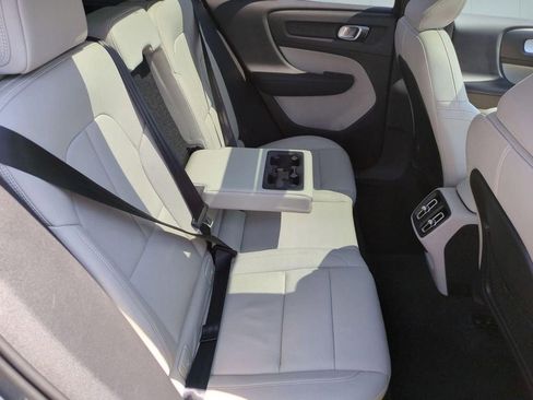 Used 2019 Volvo XC40 T5 Momentum AWD/4WD image 31